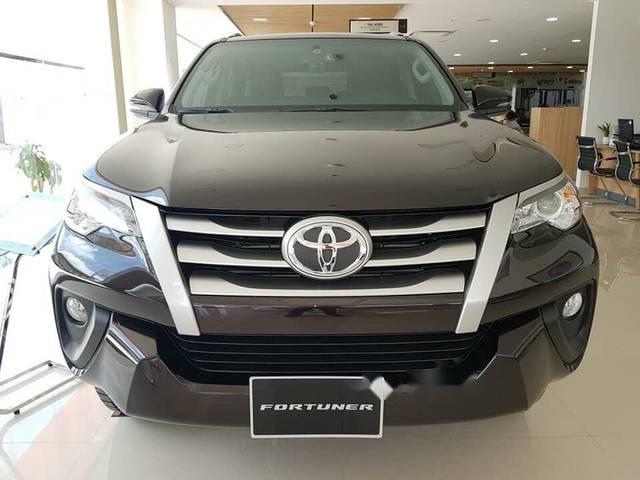 Toyota Fortuner  2.4G MT 2018 - Bán Toyota Fortuner đời 2018, màu đen