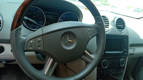Mercedes-Benz M class 500  5.0 AT  2005 - Cần bán Mercedes 500 5.0 AT đời 2006, giá chỉ 510 triệu