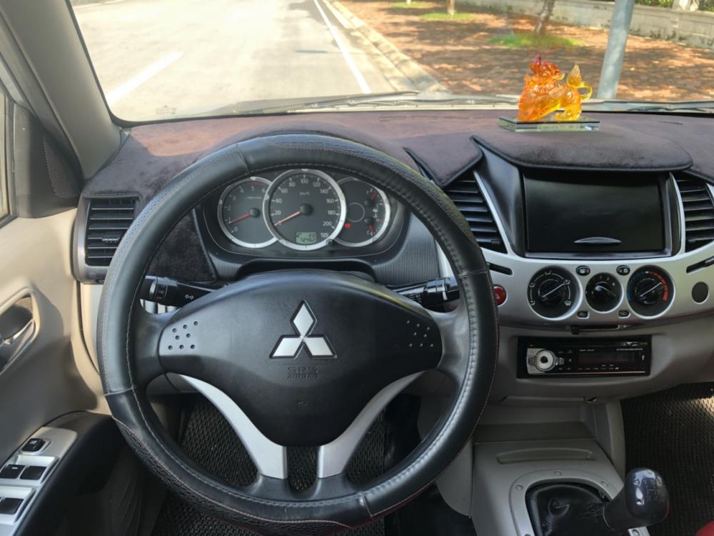 Mitsubishi Triton GLX 4x2MT 2012 - Bán xe Mitsubishi Triton GLX 4x2MT đời 2012, màu bạc, xe nhập