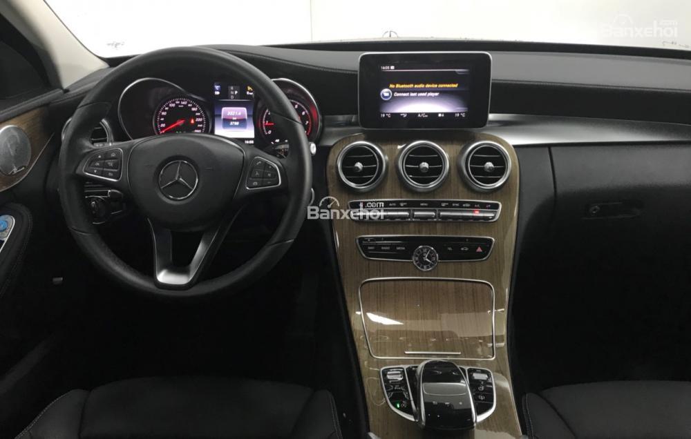 Mercedes-Benz C class C250 Exclusive 2017 - Cần bán xe Mercedes C250 Exclusive sản xuất 2017, màu xanh đen, xe cũ đã qua sử dụng