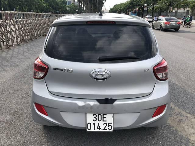 Hyundai Grand i10   1.25MT 2015 - Cần bán xe Hyundai Grand i10 1.25MT sản xuất 2015, màu trắng, nhập khẩu nguyên chiếc số sàn, giá tốt