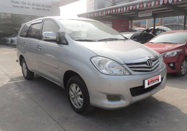 Toyota Innova 2.0G  2011 - Cần bán xe Toyota Innova 2.0G năm 2011, màu bạc như mới, giá 480tr