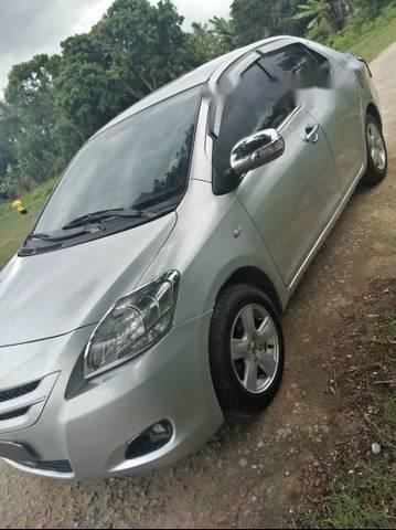 Toyota Vios 2010 - Cần bán xe Toyota Vios sản xuất năm 2010, màu bạc