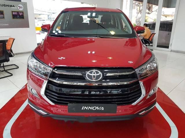 Toyota Innova  Venturer  2018 - Cần bán xe Toyota Innova Venturer năm 2018, màu đỏ