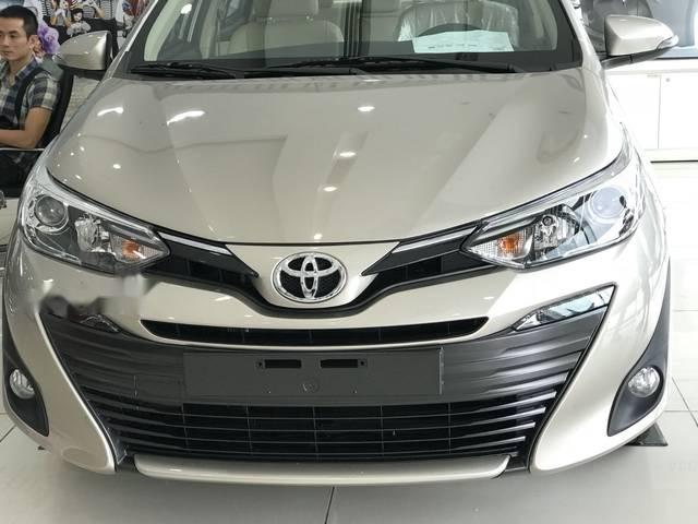 Toyota Vios 2018 - Bán Toyota Vios sản xuất 2018, màu vàng cát