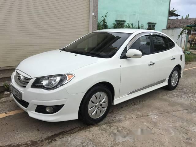 Hyundai Avante 2011 - Bán xe Hyundai Avante đời 2011, màu trắng