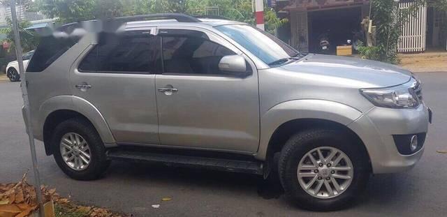 Toyota Fortuner 2013 - Bán Toyota Fortuner đời 2013, màu bạc còn mới, giá chỉ 660 triệu