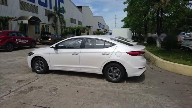 Hyundai Elantra   2018 - Cần bán xe Hyundai Elantra đời 2018, màu trắng