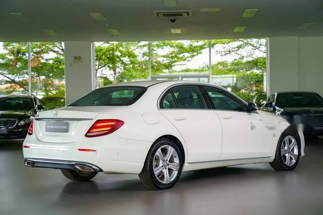 Mercedes-Benz E class E250  2018 - Bán Mercedes E250 đời 2018, màu trắng, xe nhập