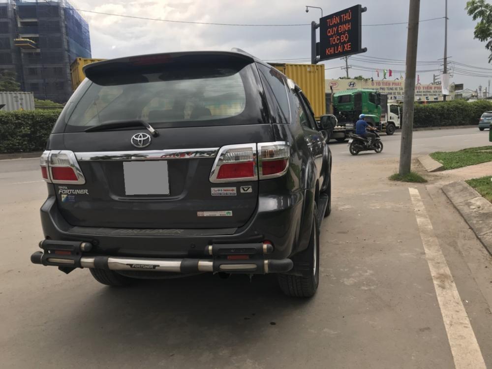 Toyota Fortuner SR5 2.7AT 2010 - Bán xe Fortuner 2010, tự động, máy xăng, hai cầu xám chì, chính chủ đi từ đầu