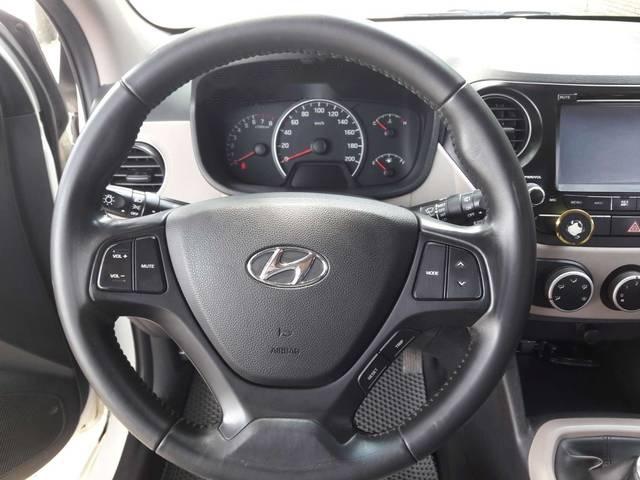 Hyundai Grand i10 2015 - Cần bán lại xe Hyundai Grand i10 2015, màu trắng  