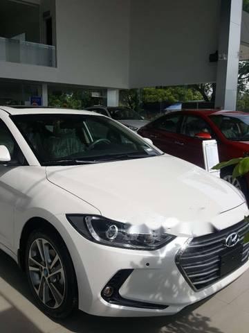 Hyundai Elantra   2.0  2018 - Bán Hyundai Elantra 2.0 đời 2018, màu trắng, giá chỉ 659 triệu 