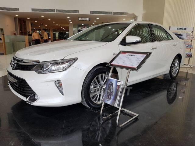 Toyota Camry   2.0  2018 - Bán Toyota Camry 2.0 sản xuất năm 2018, màu trắng