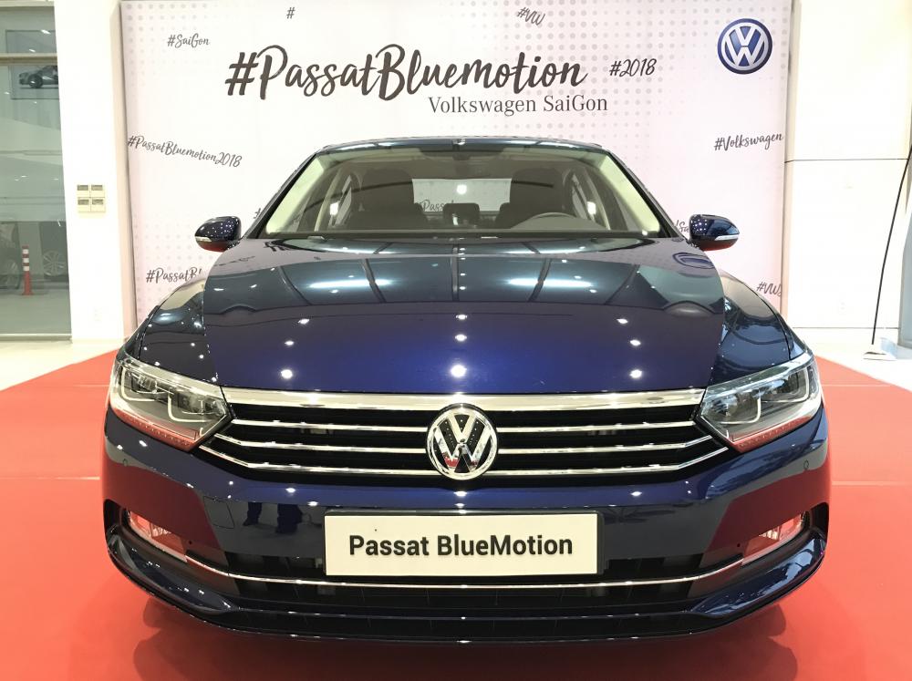 Volkswagen Passat Bluemotion 2018 - Bán Volkswagen Passat nhiều màu giao ngay, giá tốt toàn quốc- 090.364.3659