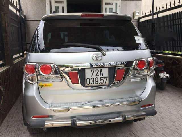 Toyota Fortuner 2012 - Bán Toyota Fortuner đời 2012, màu bạc xe gia đình, giá chỉ 760 triệu