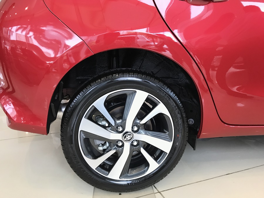 Toyota Yaris 1.5G CVT  2018 - Cần bán Toyota Yaris 1.5G CVT đời 2018, màu đỏ, xe nhập khẩu giao xe sớm- 0986924166 hoặc 0907688855