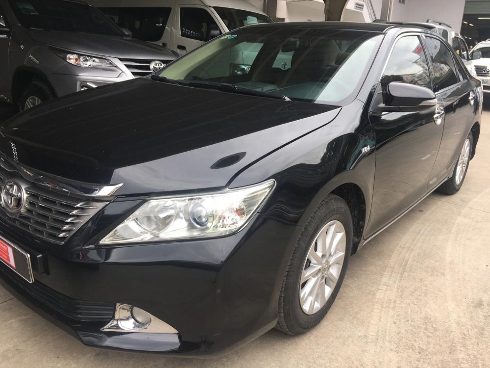 Toyota Camry 2.0E 2014 - Bán Camry cũ đời 2014, có trả góp, giá còn thương lượng nhé khách yêu