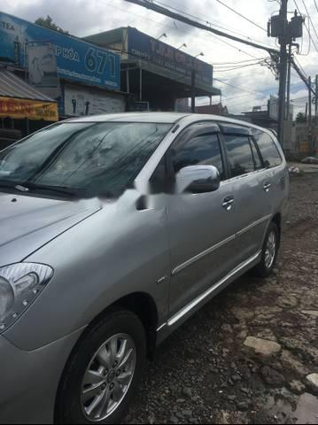 Toyota Innova 2010 - Cần bán xe Toyota Innova năm sản xuất 2010, màu bạc xe gia đình, giá 430tr