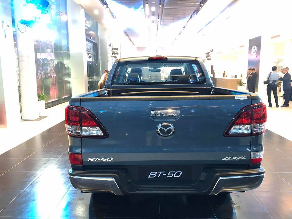 Mazda BT 50 2018 - Bán xe Mazda BT 50, sx 2018 nhập khẩu, giao ngay, trả trước 150 triệu