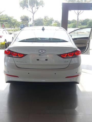 Hyundai Elantra   2.0  2018 - Bán Hyundai Elantra 2.0 đời 2018, màu trắng, giá chỉ 659 triệu 