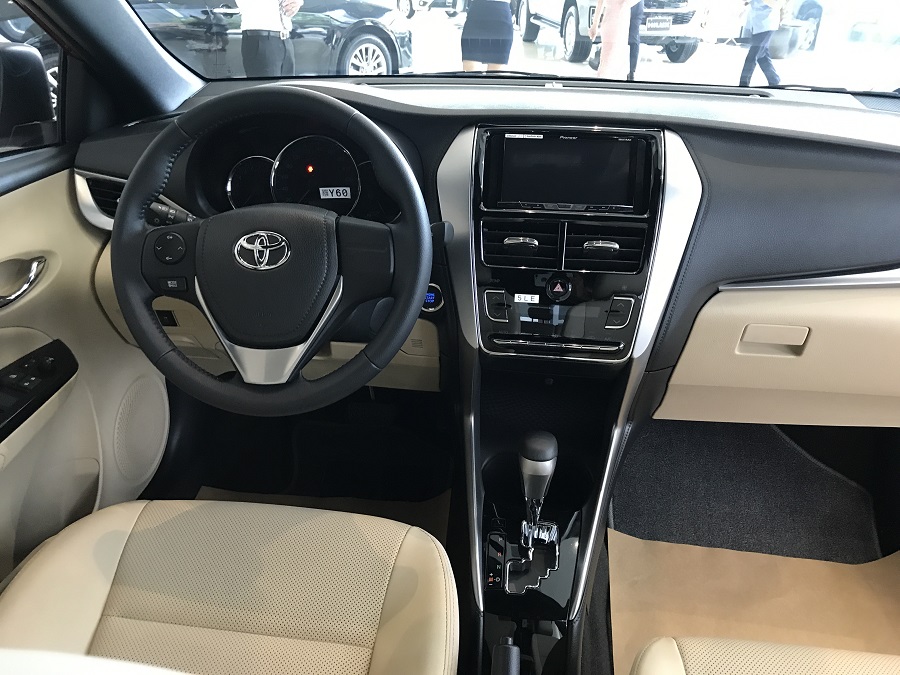 Toyota Yaris 1.5G CVT  2018 - Cần bán Toyota Yaris 1.5G CVT đời 2018, màu đỏ, xe nhập khẩu giao xe sớm- 0986924166 hoặc 0907688855