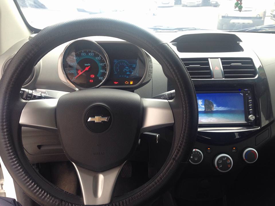 Chevrolet Spark G 2015 - Bán nhanh xe Spark 2015 LT, màu trắng xe rất đẹp