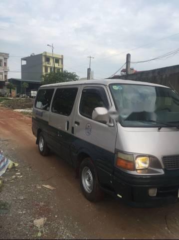 Toyota Hiace   2001 - Cần bán Toyota Hiace năm sản xuất 2001 số sàn