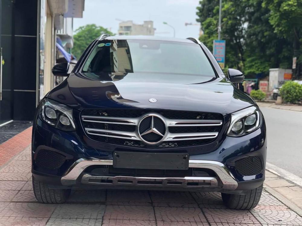 Mercedes-Benz GLC-Class GLC 250 2017 - Bán Mercedes GLC 250 màu xanh, nội thất kem 2017 10.000km