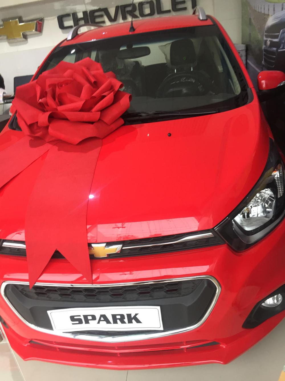 Chevrolet Spark LT 2018 - Bán Chevrolet Spark 1.2 LT KM cực sốc và cực lớn, đặc biệt cho vay trên 90% giá trị xe