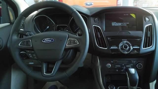 Ford Focus 2018 - Cần bán xe Ford Focus đời 2018, màu xám giá cạnh tranh