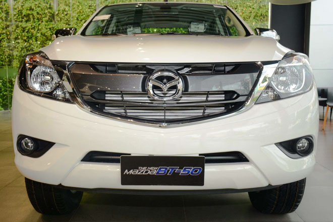 Mazda BT 50 2.2AT 2018 - Cần bán Mazda BT 50 2.2AT sản xuất 2018, màu trắng 