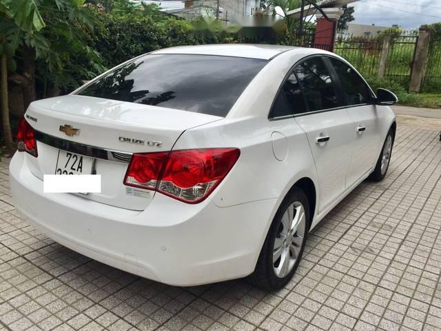 Chevrolet Cruze  1.8AT   2015 - Bán ô tô Chevrolet Cruze 1.8AT năm sản xuất 2015, màu trắng  