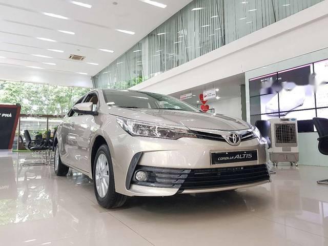 Toyota Corolla altis E CVT 2018 - Bán Toyota Corolla altis E CVT 2018, màu bạc