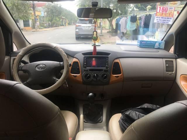 Toyota Innova 2010 - Cần bán xe Toyota Innova năm sản xuất 2010, màu bạc xe gia đình, giá 430tr