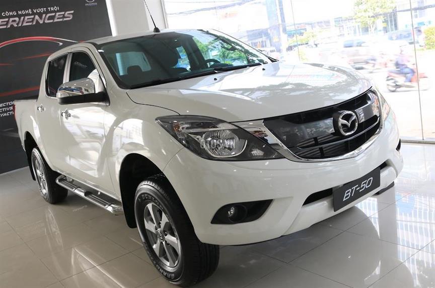 Mazda BT 50 2.2AT 2018 - Cần bán Mazda BT 50 2.2AT sản xuất 2018, màu trắng 