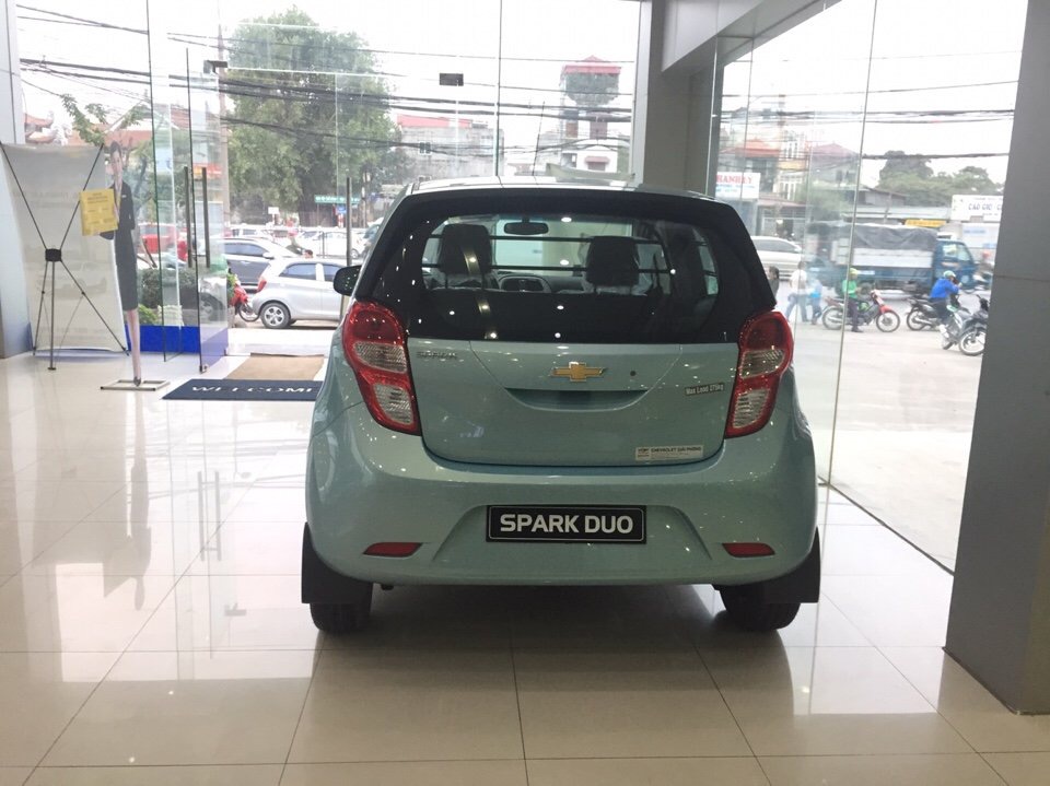 Chevrolet Spark 2018 - Bán ô tô Chevrolet Spark năm 2018, 2 chỗ, sẵn màu, giao ngay, giảm 60 triệu tiền mặt, duy nhất tháng 7 âm lịch.