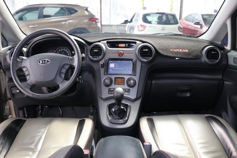 Kia Carens S SX 2.0MT 2015 - Bán ô tô Kia Carens S SX 2.0MT sản xuất năm 2018, màu vàng