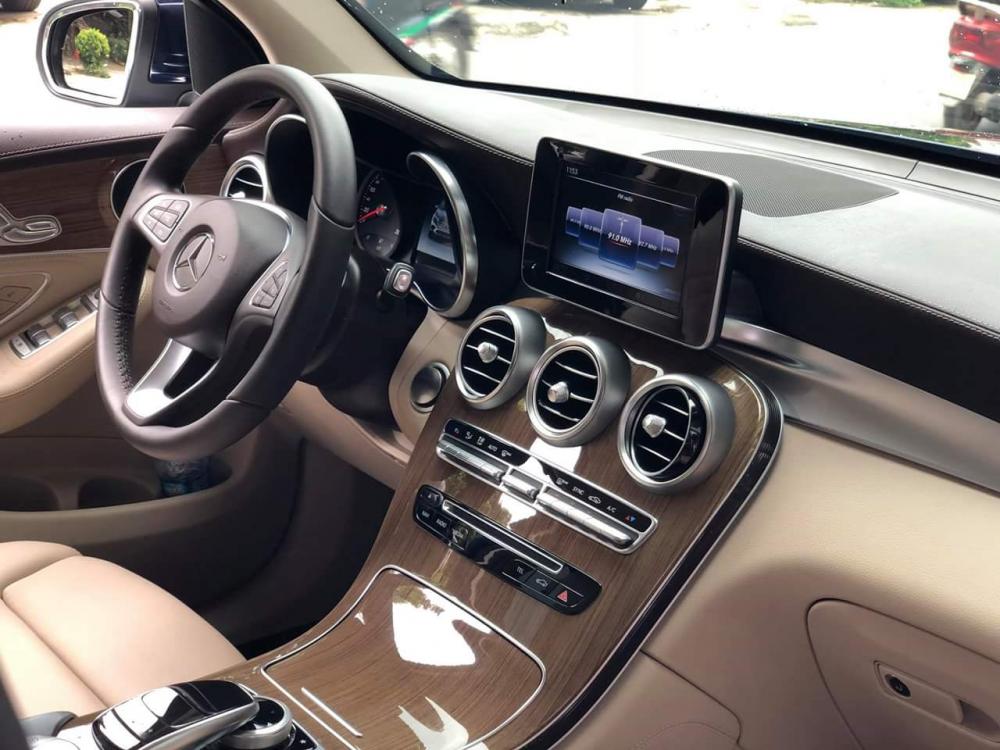 Mercedes-Benz GLC-Class GLC 250 2017 - Bán Mercedes GLC 250 màu xanh, nội thất kem 2017 10.000km