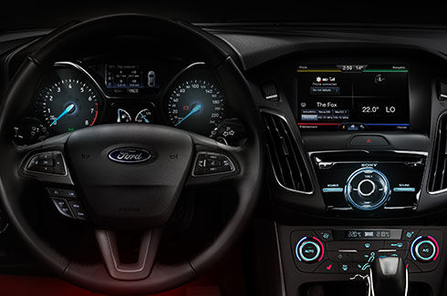 Ford Focus 2018 - Bạn cần chất lượng, an toàn, thông minh hay hình thức bên ngoài, hãy đến với chúng tôi. Ford Bình Dương kính chào