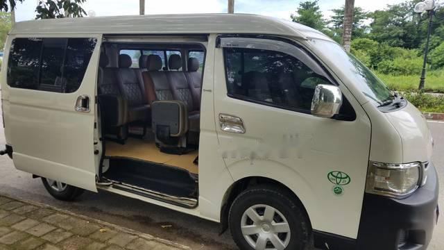 Toyota Hiace 2011 - Cần bán Toyota Hiace đời 2011, màu trắng, 430tr