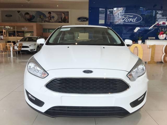 Ford Focus   2018 - Bán xe Ford Focus đời 2018, màu trắng