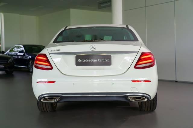 Mercedes-Benz E class E250  2018 - Bán Mercedes E250 đời 2018, màu trắng, xe nhập