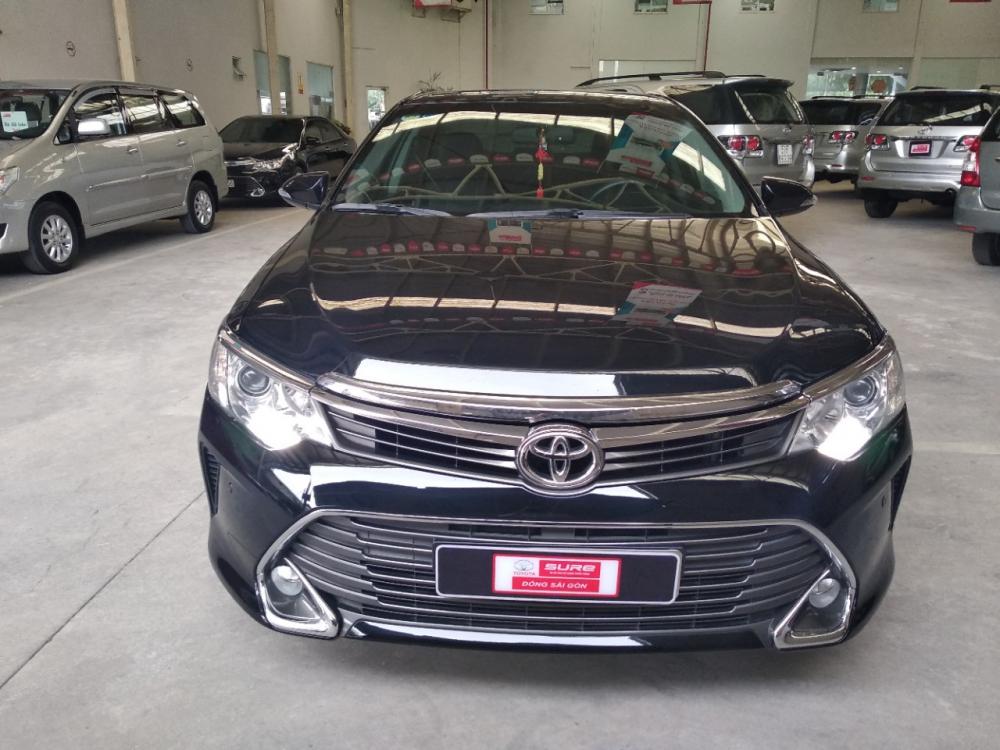 Toyota Camry 2.5Q 2015 - Bán ô tô Toyota Camry 2.5Q 2015, màu đen còn quá mới