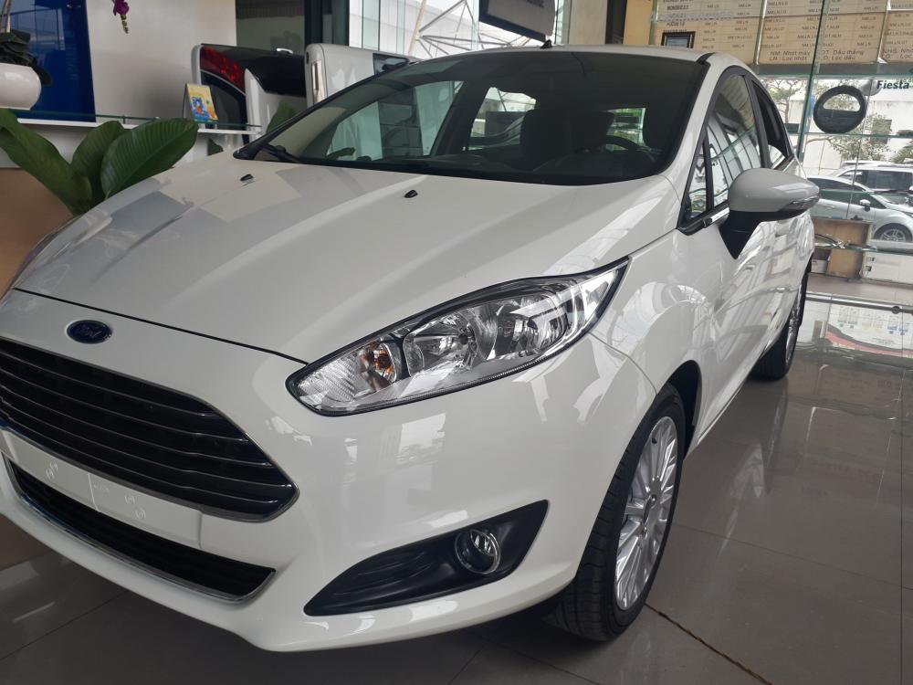 Ford Fiesta Ford Fiesta Sport 1.0L EcoBoot 2018 - Cần bán xe Ford Fiesta Sport 1.0L, hỗ trợ vay trả góp 80%, xe giao ngay không chần chừ