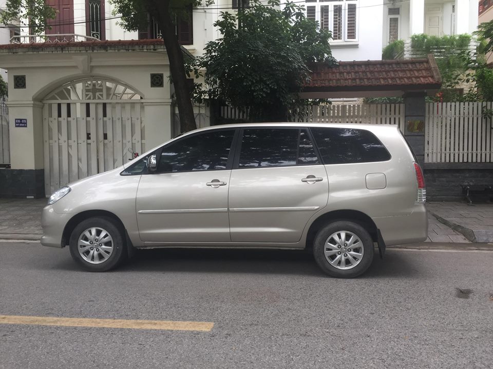 Toyota Innova 2.0 G 2011 - Bán Toyota Innova 2.0 G 2011 đăng ký tên tôi