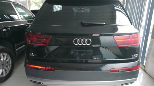 Audi Q7   2.0 AT  2016 - Chính chủ bán xe Audi Q7 2.0 AT sản xuất năm 2016, màu đen