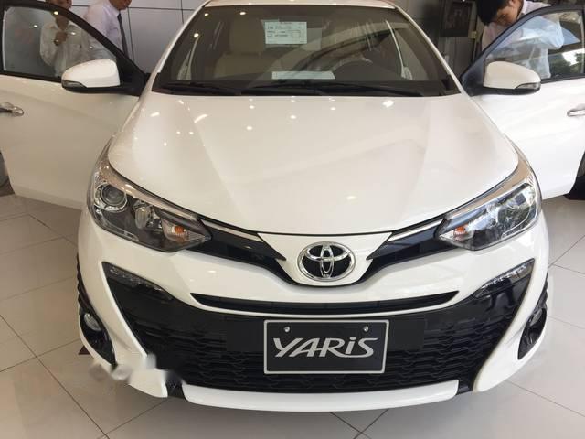 Toyota Yaris 2018 - Bán Toyota Yaris đời 2018, màu trắng, xe nhập