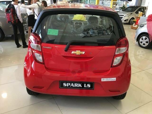 Chevrolet Spark 2018 - Cần bán Chevrolet Spark năm sản xuất 2018, màu đỏ, giá chỉ 299 triệu