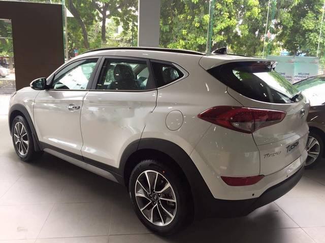 Hyundai Tucson 2018 - Bán Hyundai Tucson 2018, màu trắng, 897tr