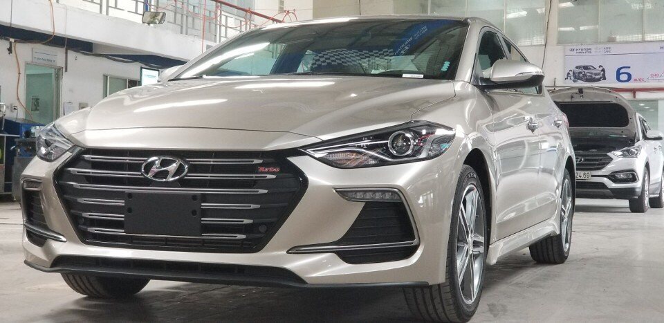 Hyundai Elantra 2018 - Bán Hyundai Elantra giao ngay đủ màu 2018